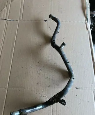 Volkswagen Golf II Engine coolant pipe/hose 027121065D