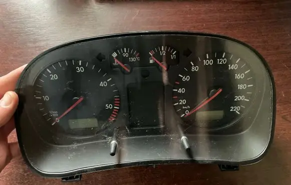 Volkswagen Golf IV Speedometer (instrument cluster) 1J0920805E