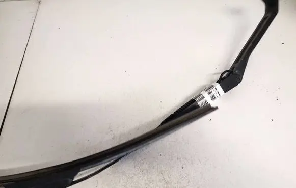 Suzuki Grand Vitara II Front wiper blade arm