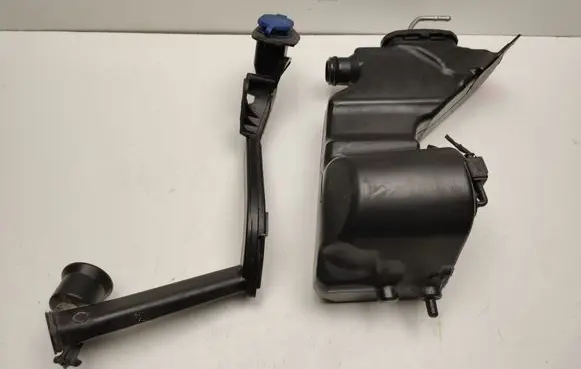 Mercedes-Benz E W213 Windshield washer fluid reservoir/tank A2058600260