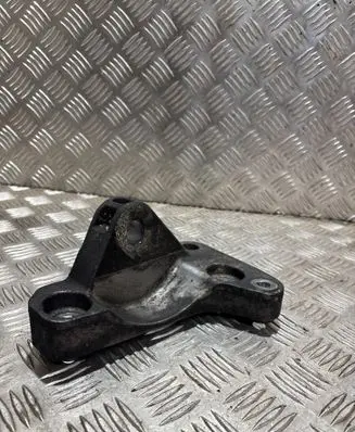 Volkswagen Transporter - Caravelle T5 Engine mounting bracket 7H0199207B
