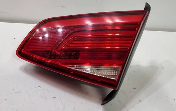 Volkswagen PASSAT B8 Tailgate rear/tail lights
