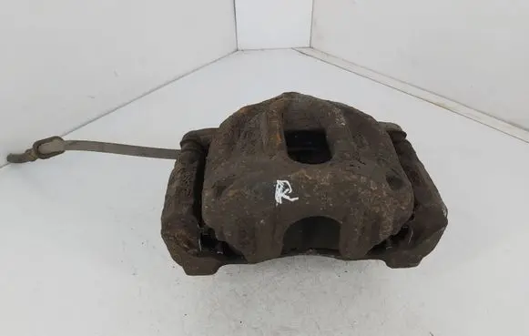 Toyota Corolla Verso E121 Front brake caliper
