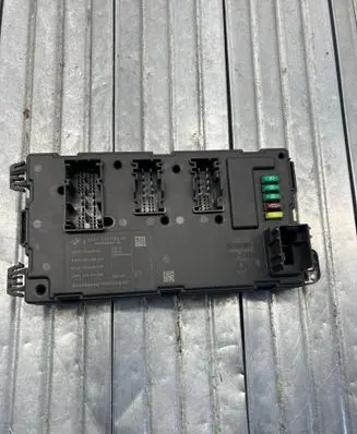 BMW 3 F30 F35 F31 Comfort/convenience module 9329700 00000F4C 003000002
