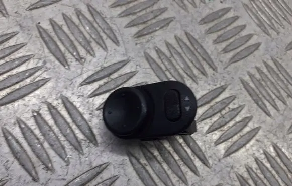 Opel Corsa C Wing mirror switch 09226861