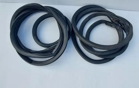 Citroen C4 II Picasso Rubber seal loading door 
