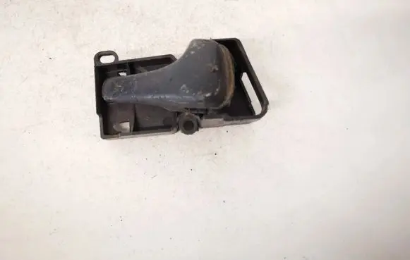 Volkswagen PASSAT B3 Front door interior handle 3a0837236