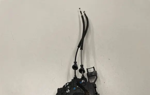Hyundai Santa Fe Front door lock 813202B030