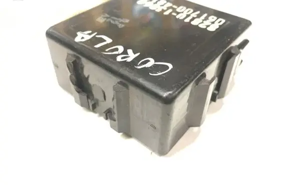Toyota Corolla Verso E121 Day light relay 8281013080 8264212050