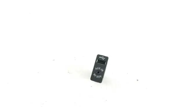 BMW X5 F15 USB socket connector 9266607