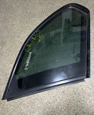 BMW X5 E53 Rear side window 51368402619