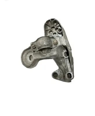 Audi A4 S4 B6 8E 8H Engine mounting bracket 8E0199351