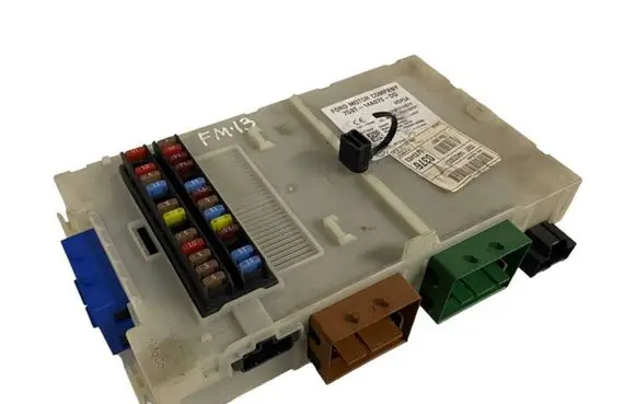 Ford Mondeo MK IV Fuse module 7G9T14A073DD LTQF01125TP