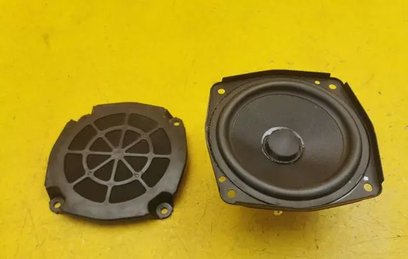 Audi Q8 Subwoofer speaker 
