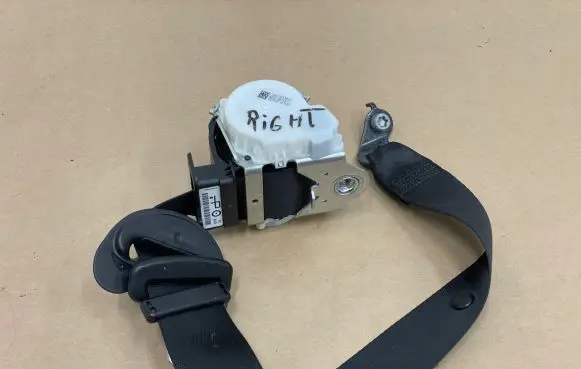 BMW 1 F20 F21 Front seatbelt 34078319D 340783347