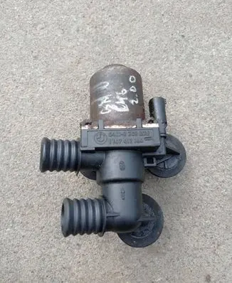 BMW 3 E46 Coolant heater control valve 8369805