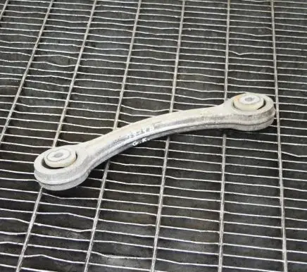 Maserati Ghibli Rear upper control arm/wishbone 670007251