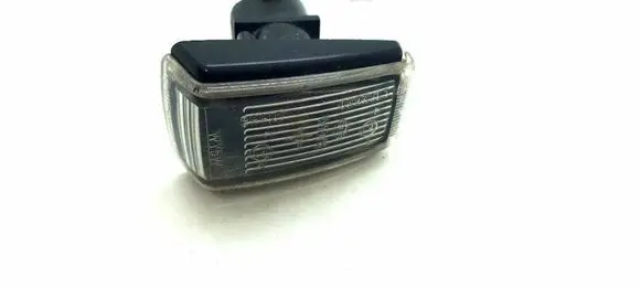 Volvo S70 V70 V70 XC Front fender indicator light 9178885