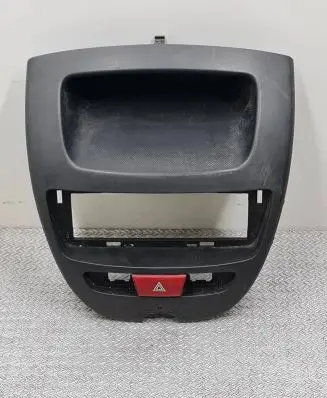 Toyota Aygo AB10 Radio/GPS head unit trim 554050H010