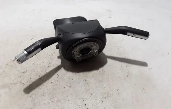 Wiper turn signal indicator stalk/switch
