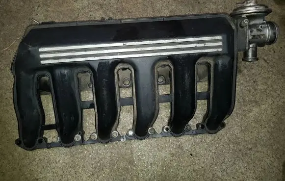 BMW 5 E39 Intake manifold 7785554
