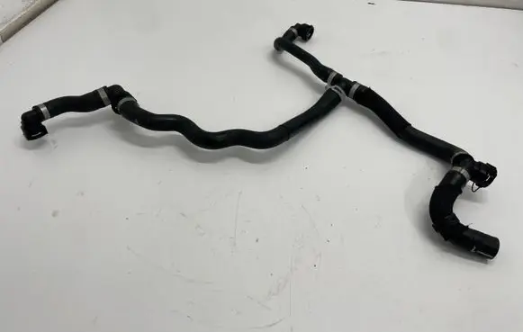 Mini Cooper Countryman F60 Engine coolant pipe/hose 9367389 8616010