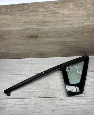 Renault Clio IV Front triangle window/glass 802621044R