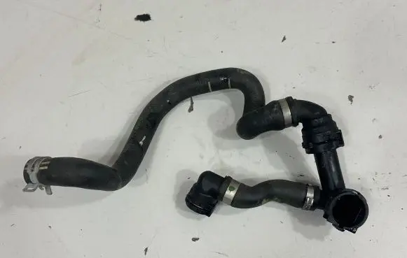BMW 5 G30 G31 Engine coolant pipe/hose 9299622
