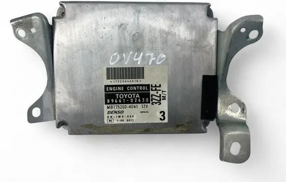 Toyota Corolla E120 E130 Engine control unit/module ECU 8966102630