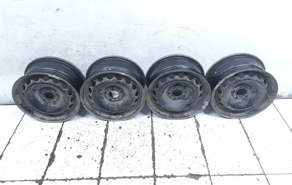 Volvo V70 R15 steel rim 9157507