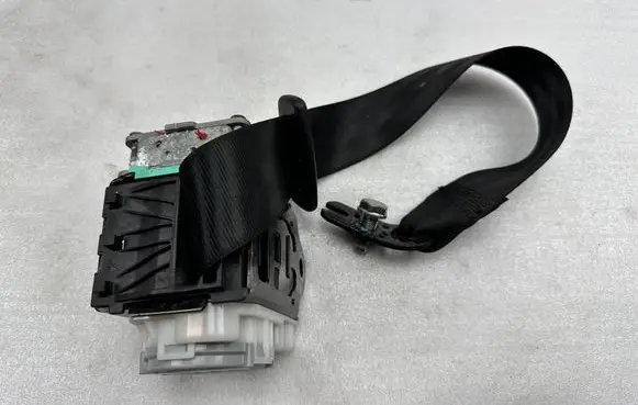 Audi A8 S8 D4 4H Front seatbelt 3066322