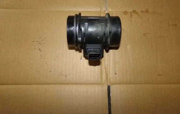 Citroen C3 Mass air flow meter 9647144080