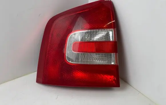 Skoda Octavia Mk2 (1Z) Rear/tail lights 1Z9945095