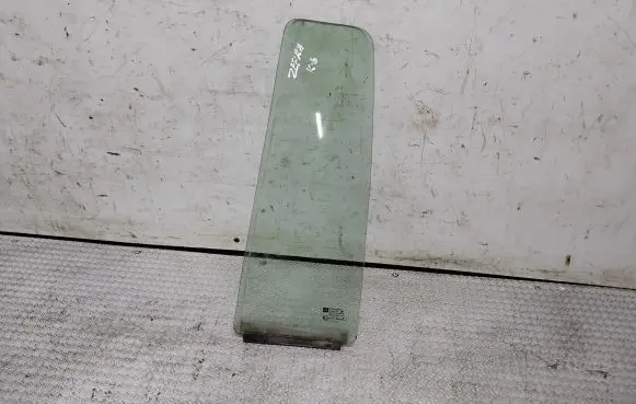 Opel Zafira A Rear vent window glass 