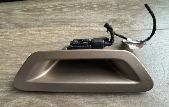 Ford Escape III Tailgate/trunk/boot exterior handle LJ63438A46AAW