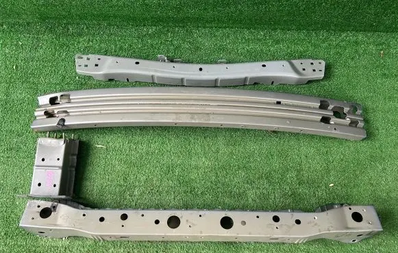 Nissan Leaf II (ZE1) Front bodywork piece 