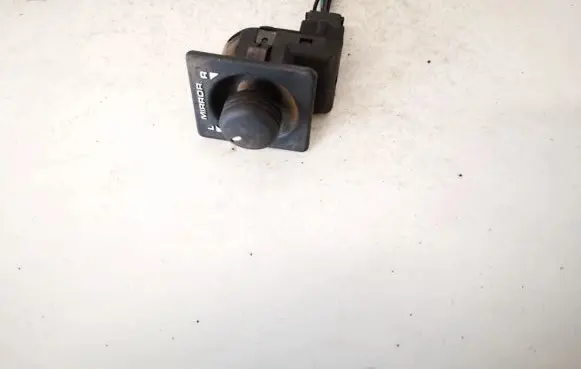 Land Rover Discovery Wing mirror switch amr2498