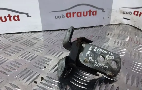 Lexus IS 220D-250-350 Front door upper hinge