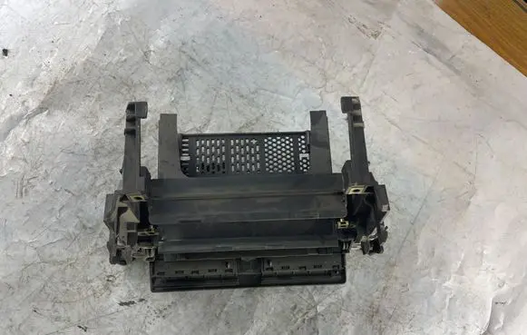 Radio/GPS head unit trim