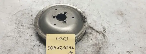 Audi A6 S6 C6 4F Water pump pulley 06E121031A