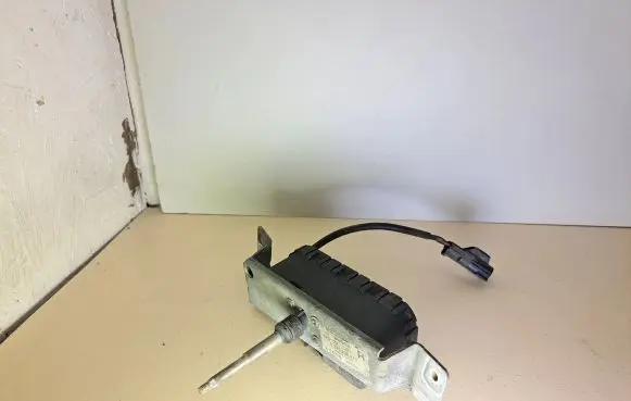 Volvo V70 Headlight wiper motor 0390206218