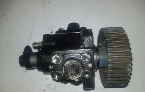 Opel Zafira B Fuel injection high pressure pump 0445010128