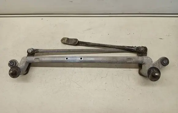Nissan Murano Z50 Front wiper linkage 