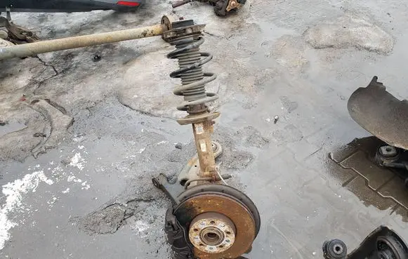 Skoda Yeti (5L) Front wheel hub spindle knuckle 