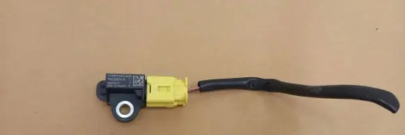 Renault Kadjar Airbag deployment crash/impact sensor 988308947R 17184CWCO36QH 10072017