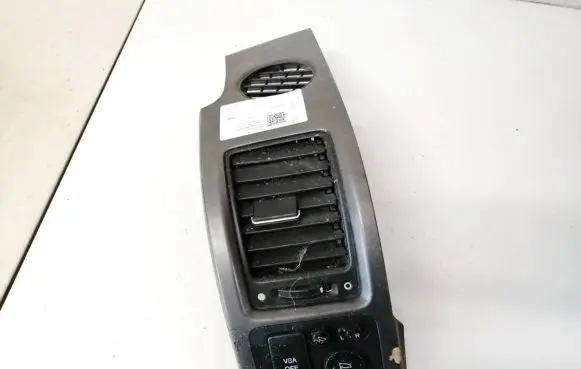 Honda CR-V Dash center air vent grill 77620SWWG510 77620-SWW-G510-m1