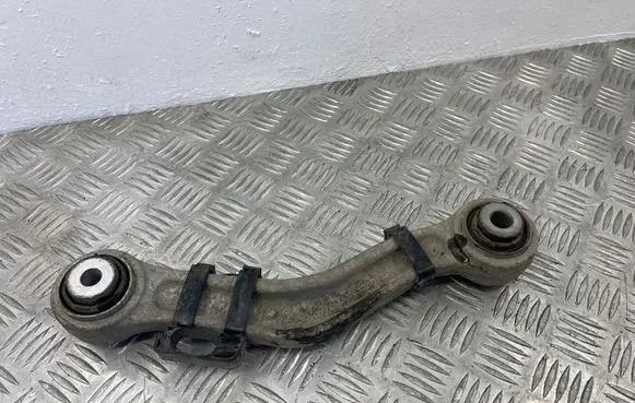Rear control arm