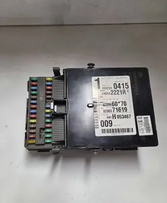 Renault Espace - Grand espace IV Fuse module 8200371619 240142221R 8200660170
