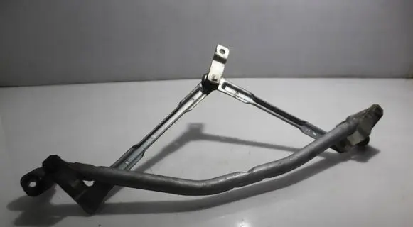 Volkswagen Polo IV 9N3 Front wiper linkage 339020625