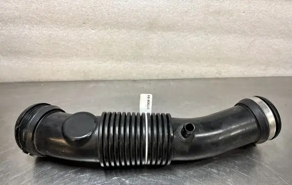 Renault Trafic III (X82) Intercooler hose/pipe 165769532R